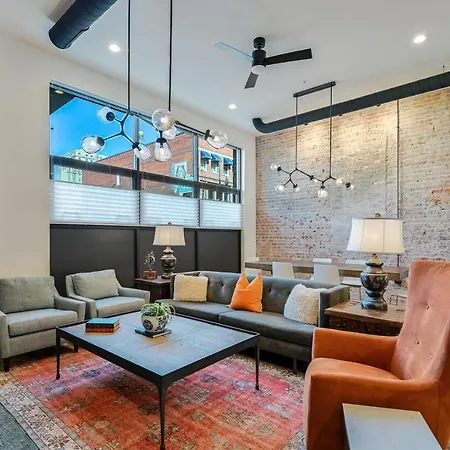 Impressive 2 Bed 2 And A Half Bath City Center Condo With Ev Charger